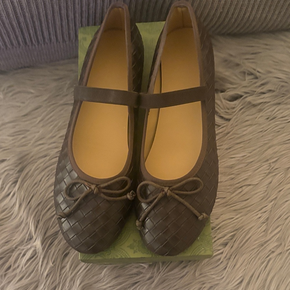 Amazon LUXMUWA Dark Brown Woven Flats with Bow